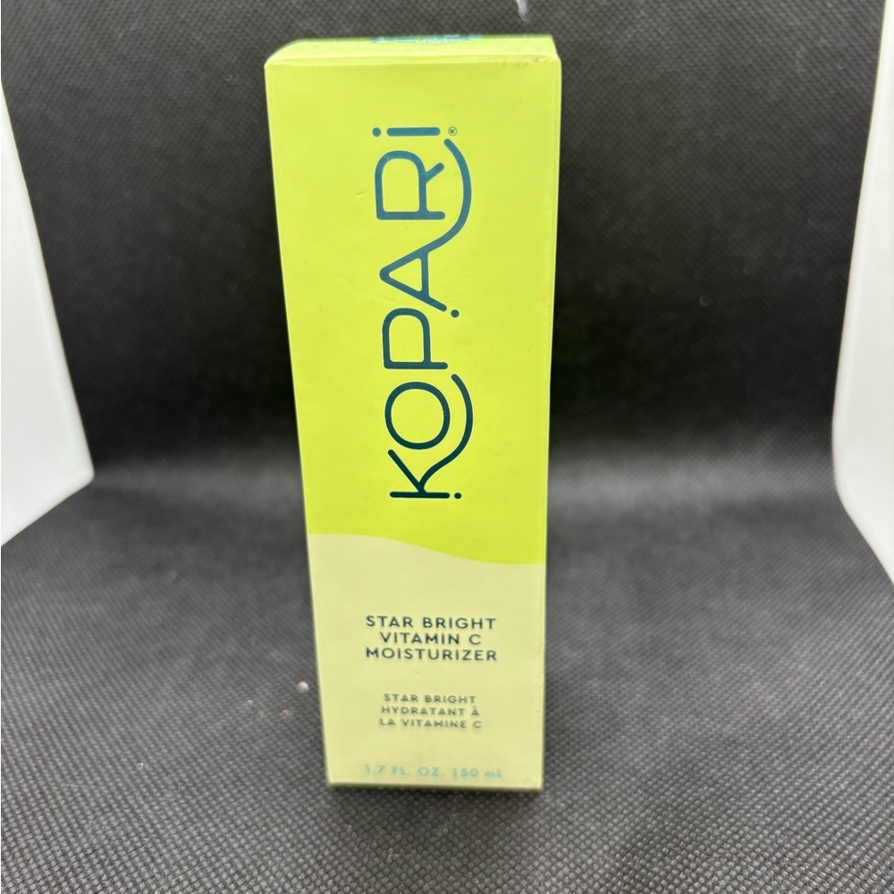 Kopari Star Bright Vitamin C Moisturizer in Lime Green